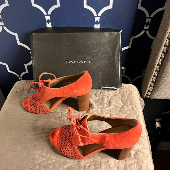 Tahari-Megyn shoe Coral colored size 10 - Picture 2 of 9